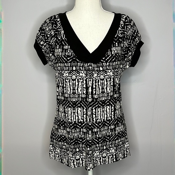 LIZ & CO. BLACK AND WHITE SHIRT SLEEVE BLOUSE Small - Picture 1 of 5